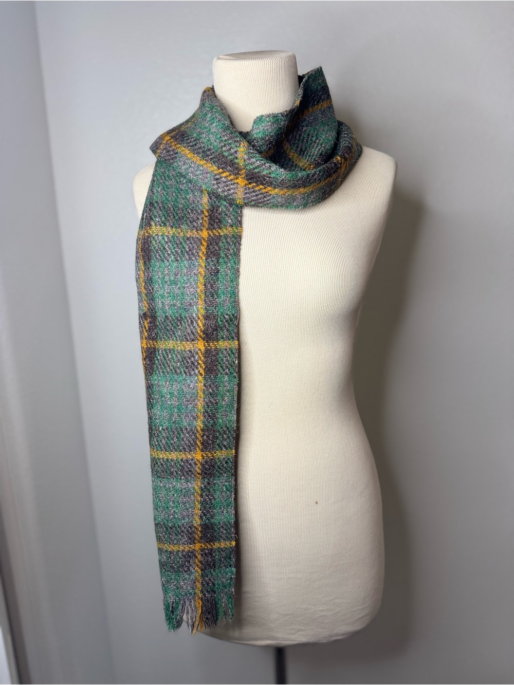 Vintage Millars 100% Pure Irish Wool Green Plaid Scarf Clifden Connemara